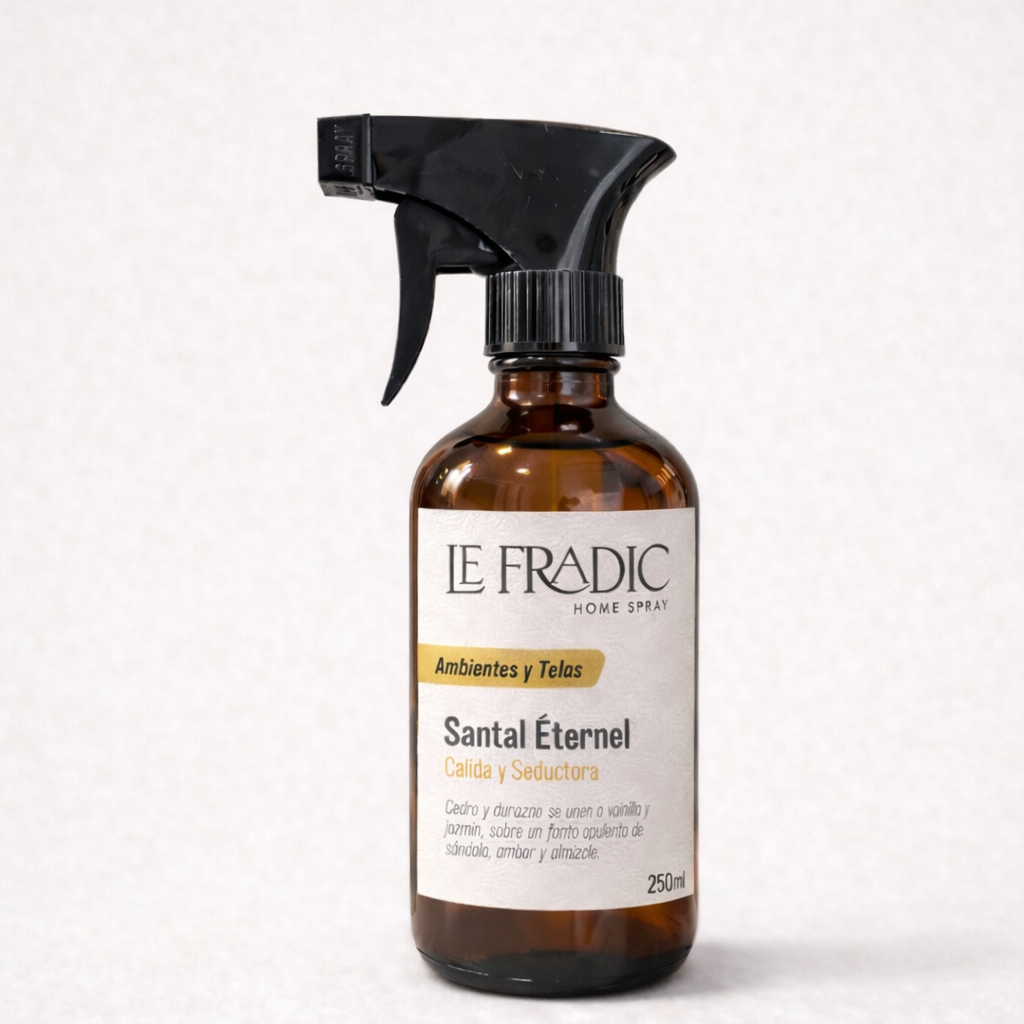 Botella de vidrio ámbar de 250ml del home spray Santal Éternel, con notas de Sándalo, ambar y almizcle, con válvula de aplicación en Spray - Aromatizante para hogar